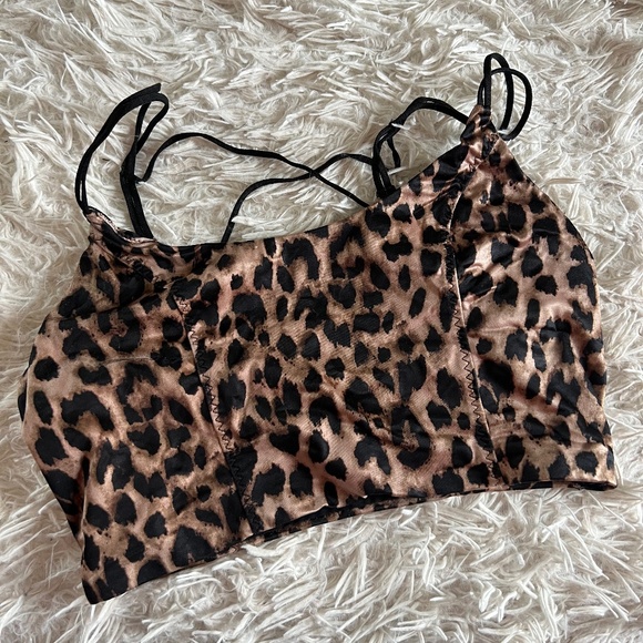 Victoria Secret Sports Bra - Picture 1 of 3